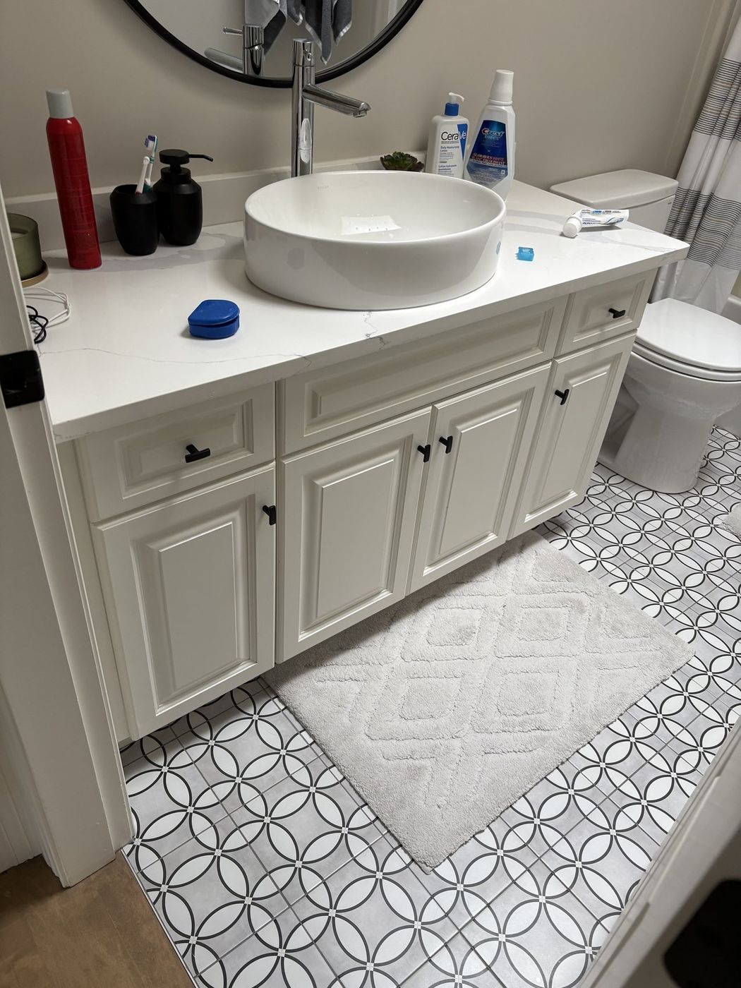 Kelowna bathroom vanity before refacing
