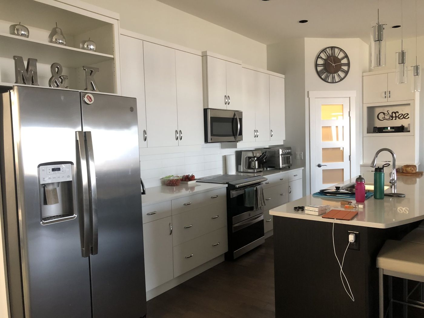 White European flat-panel kitchen in Kelowna