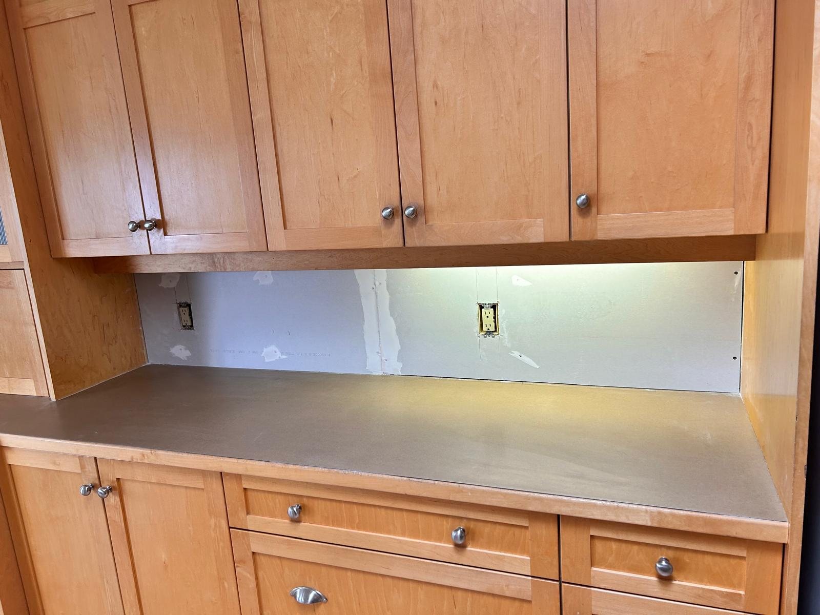 Kelowna counter before — old laminate